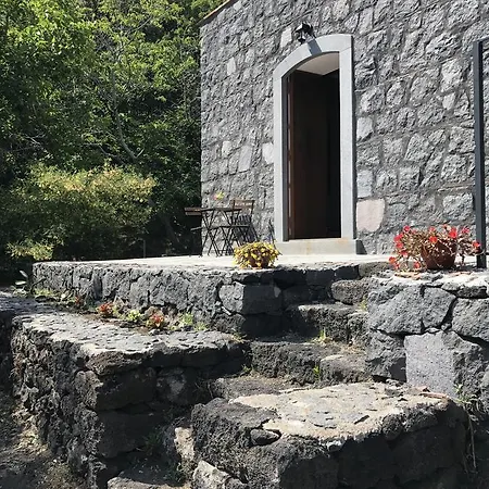 Rifugio Manfre Lodge *